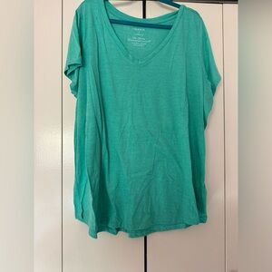 Torrid size 4 Classic Fit V neck
